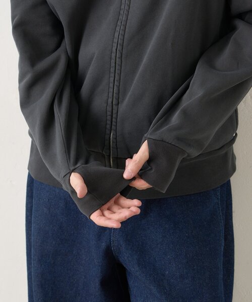 WHIMSIC(ウィムジック)の「【UNISEX/2サイズ展開】ピグメントダイ スタッズスウェット ジップパーカー(パーカー・レディース・ブラウン/チャコールグレー・1/2)」の5枚目の写真