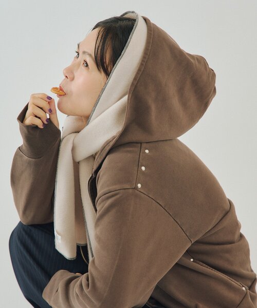 WHIMSIC(ウィムジック)の「【UNISEX/2サイズ展開】ピグメントダイ スタッズスウェット ジップパーカー(パーカー・レディース・ブラウン/チャコールグレー・1/2)」の15枚目の写真