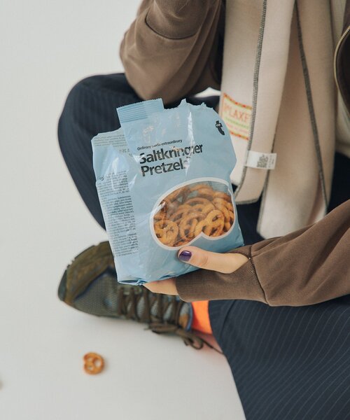 WHIMSIC(ウィムジック)の「【UNISEX/2サイズ展開】ピグメントダイ スタッズスウェット ジップパーカー(パーカー・レディース・ブラウン/チャコールグレー・1/2)」の16枚目の写真