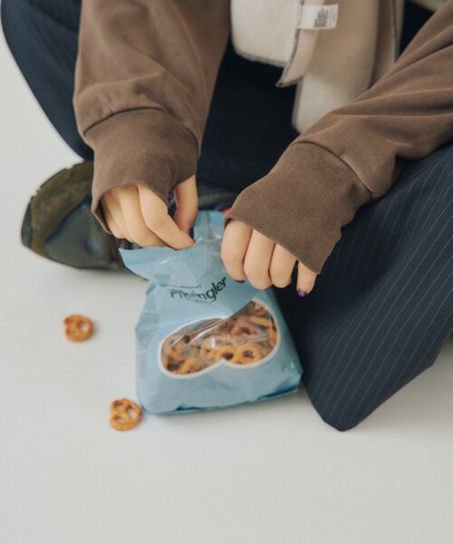 WHIMSIC(ウィムジック)の「【UNISEX/2サイズ展開】ピグメントダイ スタッズスウェット ジップパーカー(パーカー・レディース・ブラウン/チャコールグレー・1/2)」の17枚目の写真