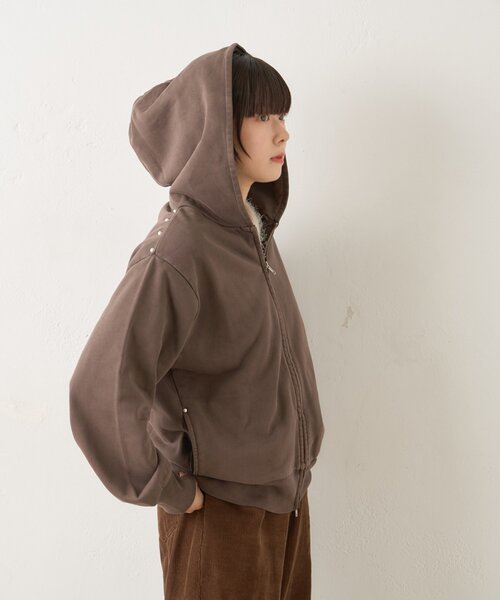 WHIMSIC(ウィムジック)の「【UNISEX/2サイズ展開】ピグメントダイ スタッズスウェット ジップパーカー(パーカー・レディース・ブラウン/チャコールグレー・1/2)」の19枚目の写真