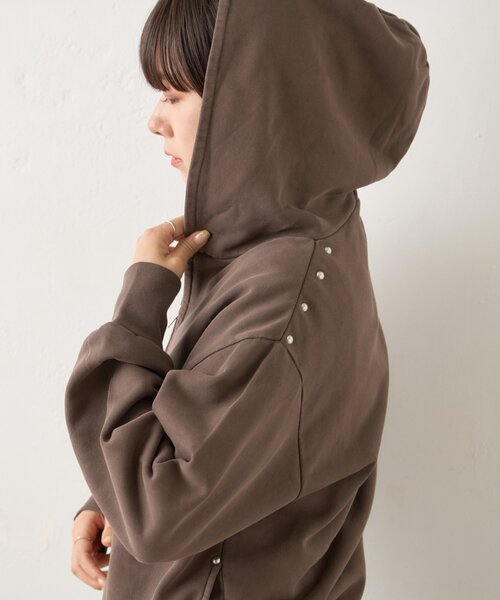 WHIMSIC(ウィムジック)の「【UNISEX/2サイズ展開】ピグメントダイ スタッズスウェット ジップパーカー(パーカー・レディース・ブラウン/チャコールグレー・1/2)」の22枚目の写真