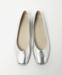 ODETTE E ODILE｜オデット エ オディールのパンプス（シルバー/銀色系