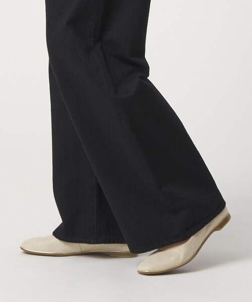 ODETTE E ODILE（オデットエオディール）の「ソフトVカット フラット15↓↑（パンプス・レディース・オフホワイト/シルバー/ベージュ・22.5cm/24.5cm/23cm/25cm/24cm/23.5cm/22cm）」の4枚目の写真