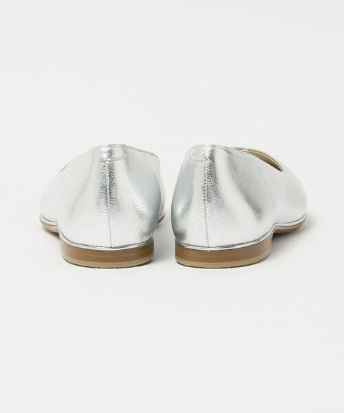 ODETTE E ODILE（オデットエオディール）の「ソフトVカット フラット15↓↑（パンプス・レディース・オフホワイト/シルバー/ベージュ・22.5cm/24.5cm/23cm/25cm/24cm/23.5cm/22cm）」の10枚目の写真