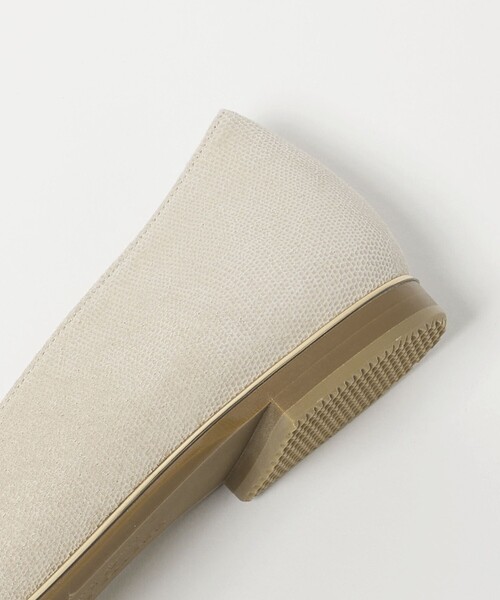 ODETTE E ODILE（オデットエオディール）の「ソフトVカット フラット15↓↑（パンプス・レディース・オフホワイト/シルバー/ベージュ・22.5cm/24.5cm/23cm/25cm/24cm/23.5cm/22cm）」の17枚目の写真