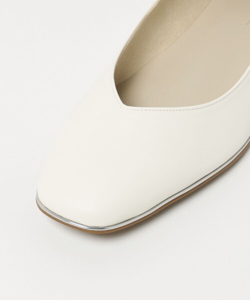 ODETTE E ODILE（オデットエオディール）の「ソフトVカット フラット15↓↑（パンプス・レディース・オフホワイト/シルバー/ベージュ・22.5cm/24.5cm/23cm/25cm/24cm/23.5cm/22cm）」の19枚目の写真
