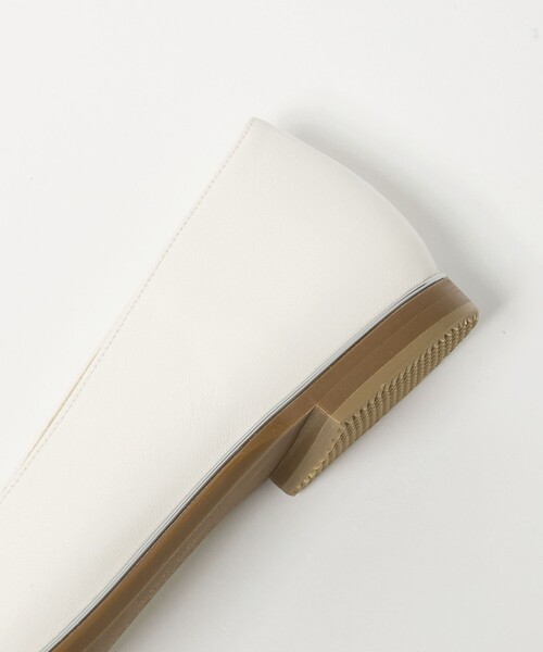 ODETTE E ODILE（オデットエオディール）の「ソフトVカット フラット15↓↑（パンプス・レディース・オフホワイト/シルバー/ベージュ・22.5cm/24.5cm/23cm/25cm/24cm/23.5cm/22cm）」の20枚目の写真