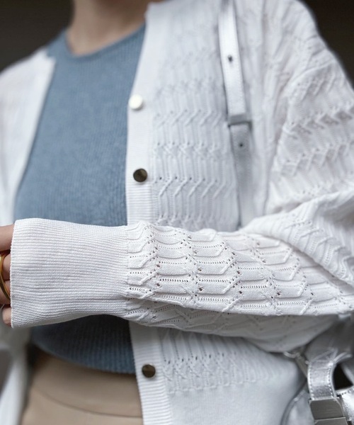 Emma Taylor（エマテイラー）の「ジオメトリックジャガードキーネックカーディガン（カーディガン/ボレロ・レディース・ブラック/ホワイト/チャコールグレー・FREE）」の6枚目の写真