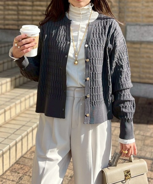 Emma Taylor（エマテイラー）の「ジオメトリックジャガードキーネックカーディガン（カーディガン/ボレロ・レディース・ブラック/ホワイト/チャコールグレー・FREE）」の12枚目の写真