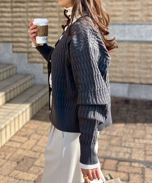 Emma Taylor（エマテイラー）の「ジオメトリックジャガードキーネックカーディガン（カーディガン/ボレロ・レディース・ブラック/ホワイト/チャコールグレー・FREE）」の15枚目の写真