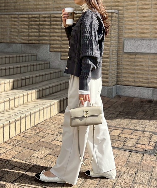 Emma Taylor（エマテイラー）の「ジオメトリックジャガードキーネックカーディガン（カーディガン/ボレロ・レディース・ブラック/ホワイト/チャコールグレー・FREE）」の17枚目の写真