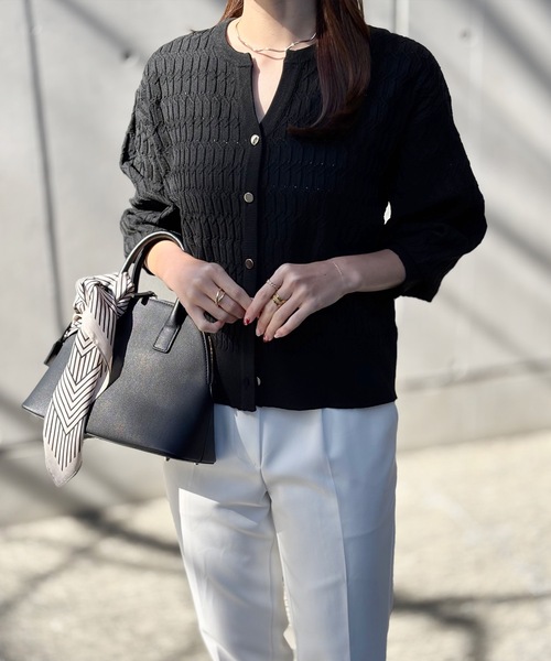 Emma Taylor（エマテイラー）の「ジオメトリックジャガードキーネックカーディガン（カーディガン/ボレロ・レディース・ブラック/ホワイト/チャコールグレー・FREE）」の7枚目の写真