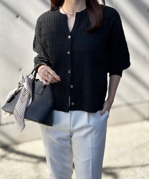 Emma Taylor（エマテイラー）の「ジオメトリックジャガードキーネックカーディガン（カーディガン/ボレロ・レディース・ブラック/ホワイト/チャコールグレー・FREE）」の8枚目の写真