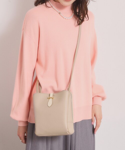 ITS'DEMO（イッツデモ）の「ベルト三層ミニショルダー（ショルダーバッグ・レディース・ブラック/ブロンズ/グレー/ライトベージュ・00）」の4枚目の写真