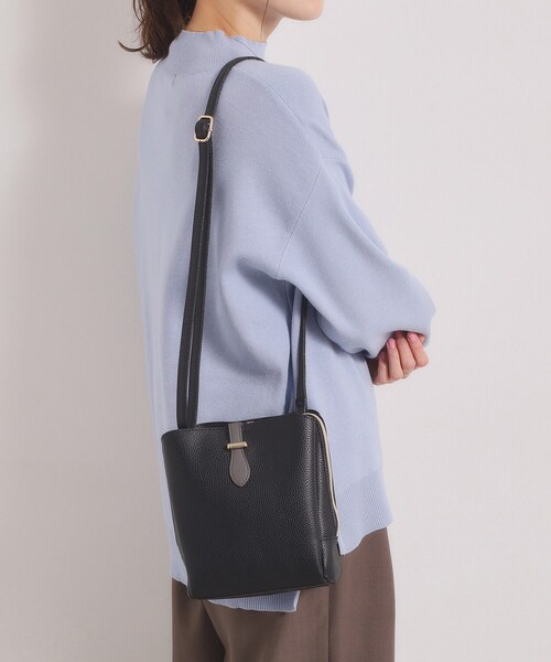 ITS'DEMO（イッツデモ）の「ベルト三層ミニショルダー（ショルダーバッグ・レディース・ブラック/ブロンズ/グレー/ライトベージュ・00）」の2枚目の写真