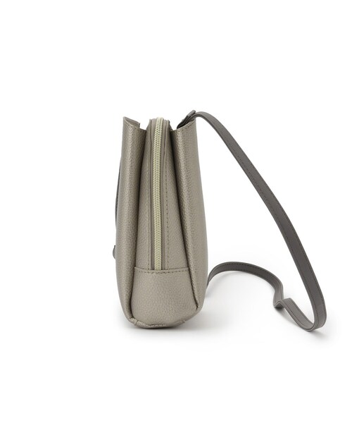 ITS'DEMO（イッツデモ）の「ベルト三層ミニショルダー（ショルダーバッグ・レディース・ブラック/ブロンズ/グレー/ライトベージュ・00）」の14枚目の写真