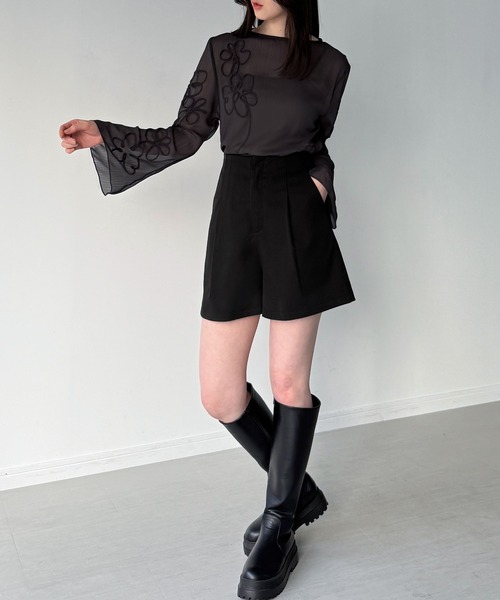 junoah（ジュノア）の「シアーフレアスリーブフラワーコード刺繍トップス（Tシャツ/カットソー・レディース・チャコール/アイボリー/ブラック・LARGE/MEDIUM/SMALL）」の11枚目の写真