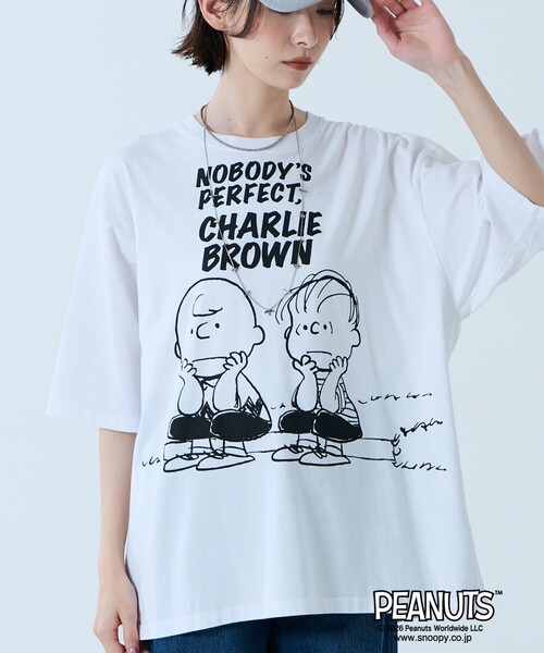 Johnbull（ジョンブル）の「【JOHNBULL/ジョンブル】PEANUTS プリントTシャツ / スヌーピー / 半袖（Tシャツ/カットソー・レディース・ホワイト系その他/ホワイト系その他3/ブラック系その他/ホワイト系その他2/ブラック系その他3/ブラック系その他2・フリー）」の3枚目の写真