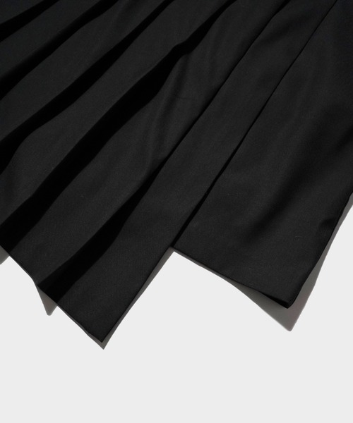 Camphor wood（カンファーウッド）の「EYELET PLEATS WRAP SKIRT / アイレットプリーツラップスカート（スカート・メンズ・ブラック・LARGE/MEDIUM）」の2枚目の写真