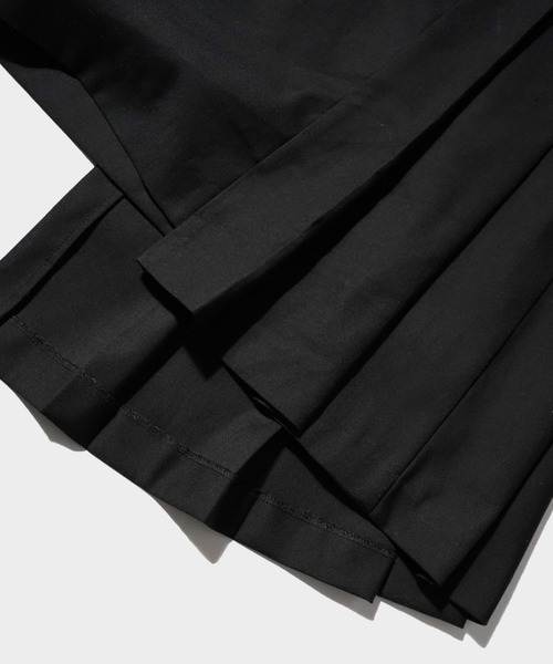 Camphor wood（カンファーウッド）の「EYELET PLEATS WRAP SKIRT / アイレットプリーツラップスカート（スカート・メンズ・ブラック・LARGE/MEDIUM）」の4枚目の写真