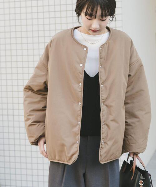 ITEMS URBANRESEARCH（アイテムズ アーバンリサーチ）の「テントシルエット中綿ブルゾン（ダウンジャケット/コート・レディース・ブラック/キャメル・FREE）」の4枚目の写真