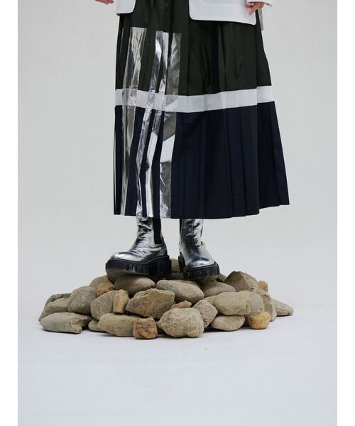 UN3D.(アンスリード)の「FOIL PRINT PLEATS SK / フォイルプリントプリーツスカート(スカート・レディース・カーキ/ライトグレー・38/36)」の4枚目の写真