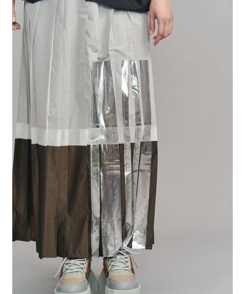 UN3D.(アンスリード)の「FOIL PRINT PLEATS SK / フォイルプリントプリーツスカート(スカート・レディース・カーキ/ライトグレー・38/36)」の22枚目の写真