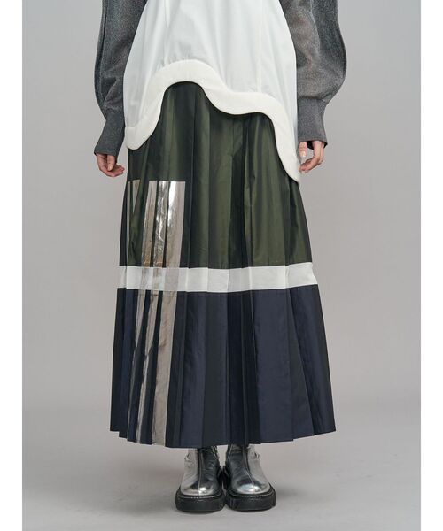 UN3D.(アンスリード)の「FOIL PRINT PLEATS SK / フォイルプリントプリーツスカート(スカート・レディース・カーキ/ライトグレー・38/36)」の2枚目の写真