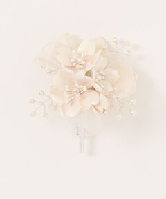 桜モチーフのコサージュ