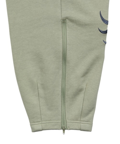 TXA(ティーエックスエー)の「田中かえ Embroidery Sweatpants(スウェットパンツ・メンズ・チャコール/オリーブ・1)」の8枚目の写真