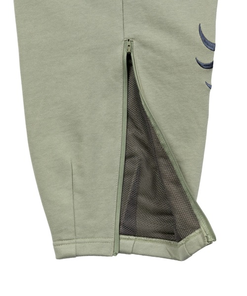 TXA(ティーエックスエー)の「田中かえ Embroidery Sweatpants(スウェットパンツ・メンズ・チャコール/オリーブ・1)」の9枚目の写真