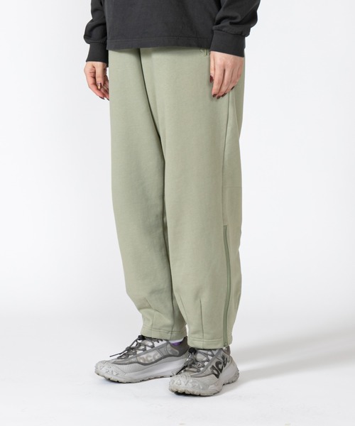 TXA(ティーエックスエー)の「田中かえ Embroidery Sweatpants(スウェットパンツ・メンズ・チャコール/オリーブ・1)」の22枚目の写真