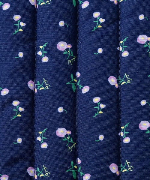 AJUGA.(アジュガ)の「メルトキルティング撥水シューズケース(トートバッグ・レディース・ネイビー/ホワイト・ONE SIZE)」の11枚目の写真