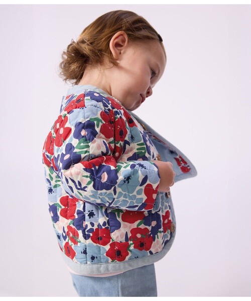 PETIT BATEAU（プチバトー）の「フラワーキルティングブルゾン（カーディガン/ボレロ・キッズ・ホワイト系その他・12MONTH/18MONTH/24MONTH/36MONTH）」の2枚目の写真