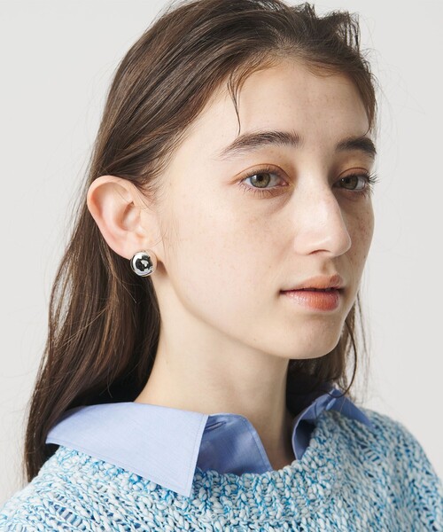 UNITED ARROWS(ユナイテッドアローズ)の「OGN/HEMIS イヤリング(イヤリング・レディース・シルバー/ゴールド・FREE)」の4枚目の写真