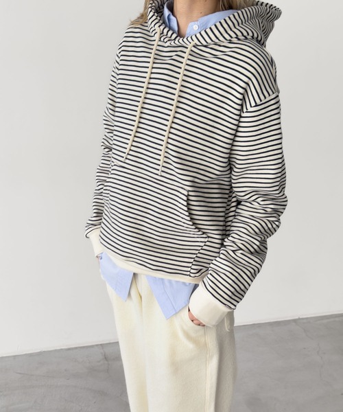 CANAL JEAN(キャナルジーン)の「SLEEK ボーダーパーカープルオーバー 裏毛(パーカー・レディース・レッド/ネイビー・ONE SIZE)」の3枚目の写真