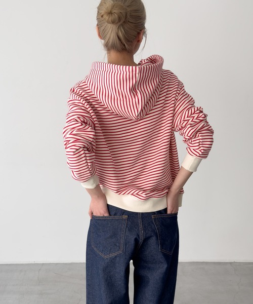 CANAL JEAN(キャナルジーン)の「SLEEK ボーダーパーカープルオーバー 裏毛(パーカー・レディース・レッド/ネイビー・ONE SIZE)」の7枚目の写真