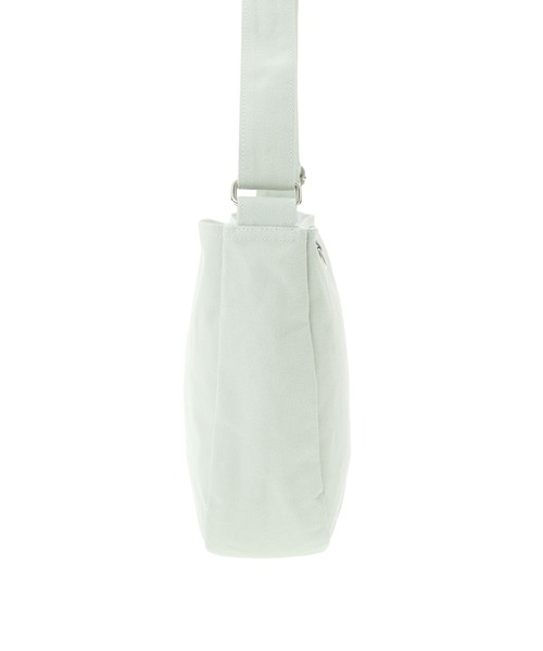 Manhattan Portage（マンハッタンポーテージ）の「SAGAPONACK SHOULDER BAG CANVAS LIGHT 26（ショルダーバッグ・レディース・グレー/グリーン・SMALL）」の4枚目の写真