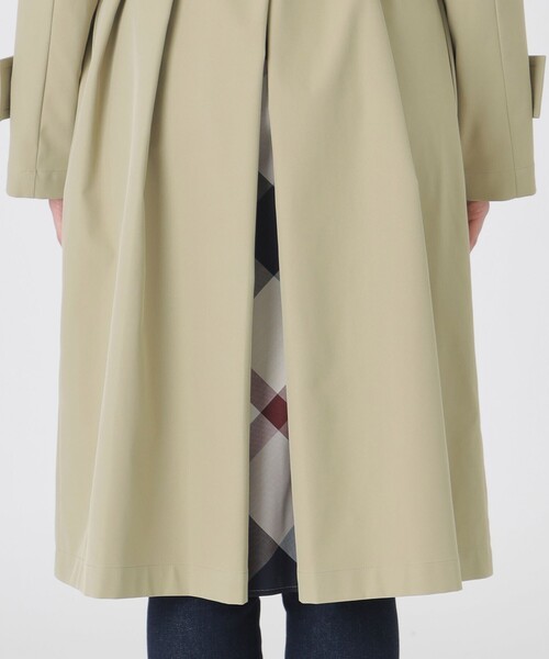 BLUE LABEL CRESTBRIDGE（ブルーレーベルクレストブリッジ）の「【一部店舗限定】ツイルストレッチステンカラーコート（ステンカラーコート・レディース・ベージュ・40/38/36）」の8枚目の写真