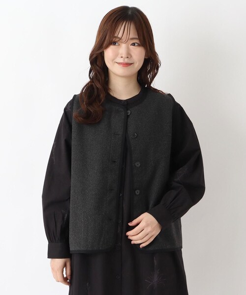 one'sterrace(ワンズテラス)の「ウールライク パイピングベスト(ベスト・レディース・グレー系その他7/アイボリー系8/ライトグレー系8・02)」の1枚目の写真