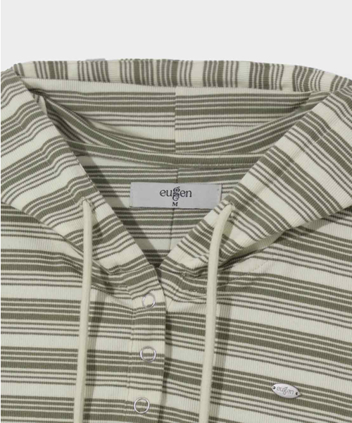 EUGGEN(ユジェン)の「ボタンフードパーカー ストライプ ロングスリーブTシャツ_クリーム&カーキ(パーカー・レディース・その他・SMALL/MEDIUM)」の4枚目の写真
