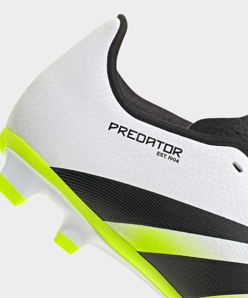 adidas(アディダス)の「キッズ プレデター CLUB FG/MG スパイク / 天然芝・土・人工芝用 / Predator Club Firm Multi-Ground Boots Kids / アディダス adidas(スニーカー・キッズ・ホワイト×ブラック・22.0cm/21.0cm/21.5cm/20.0cm/24.5cm/24.0cm/23.5cm/23.0cm/22.5cm)」の4枚目の写真