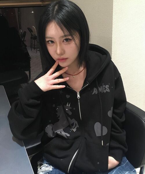 AMESWORLDWIDE（アメスワールドワイド）の「UNICORN DRAWING HOODIE ZIP-UP BLACK（パーカー・レディース・その他・FREE）」の20枚目の写真