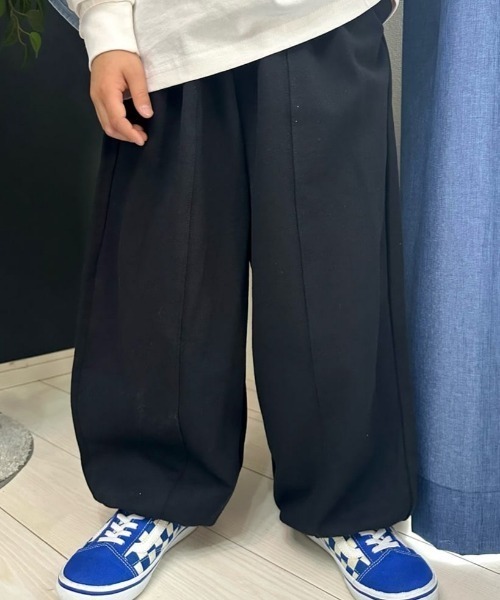 MPS(エムピーエス)の「【MPS】スウェットワイドパンツ (センターシーム / 総ゴムウエスト / ポケット3つ)(その他パンツ・キッズ・ブラック/グレー・110/120/130/150/160/140)」の2枚目の写真