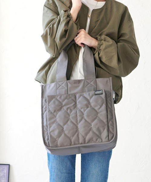 LIZDAYS(リズデイズ)の「【撥水/高密度ナイロン】タテ型仕切りトートバッグ(トートバッグ・レディース・カーキ/ブラック/ナチュラル/ライトグレー/ベージュ×ブラック/ダークグレー/ベージュ/グレー系1・FREE)」の21枚目の写真