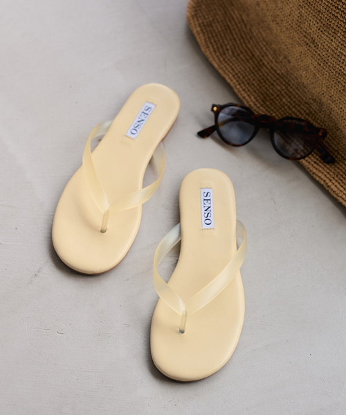 FRAMeWORK（フレームワーク）の「SENSO クリアトング フラット（サンダル・レディース・イエロー/ブラウン・38/37/36/35）」の2枚目の写真