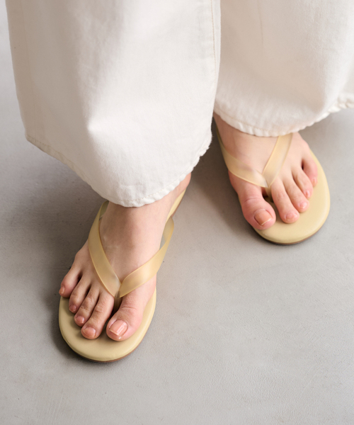 FRAMeWORK（フレームワーク）の「SENSO クリアトング フラット（サンダル・レディース・イエロー/ブラウン・38/37/36/35）」の9枚目の写真