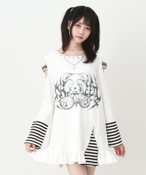 DearMyLove(ディアマイラブ)の「病みくまグラフィック十字架肩開きスタッズボーダーワンピース(ワンピース・レディース・ブラック/ホワイト・FREE)」の2枚目の写真