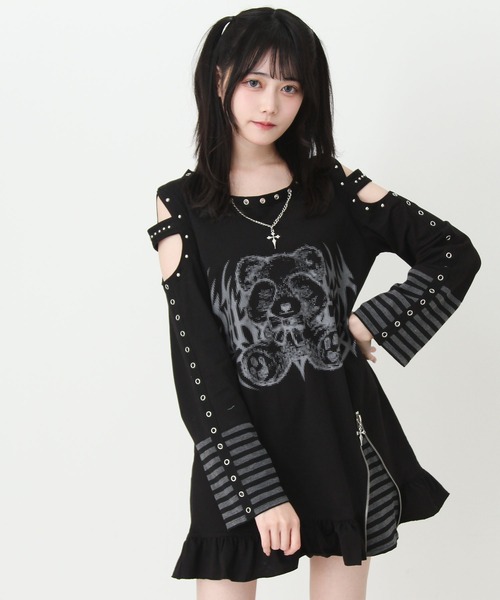DearMyLove(ディアマイラブ)の「病みくまグラフィック十字架肩開きスタッズボーダーワンピース(ワンピース・レディース・ブラック/ホワイト・FREE)」の5枚目の写真